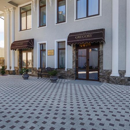 Gregory Boutique Hotel Chişinău Eksteriør billede The entrance of the hotel