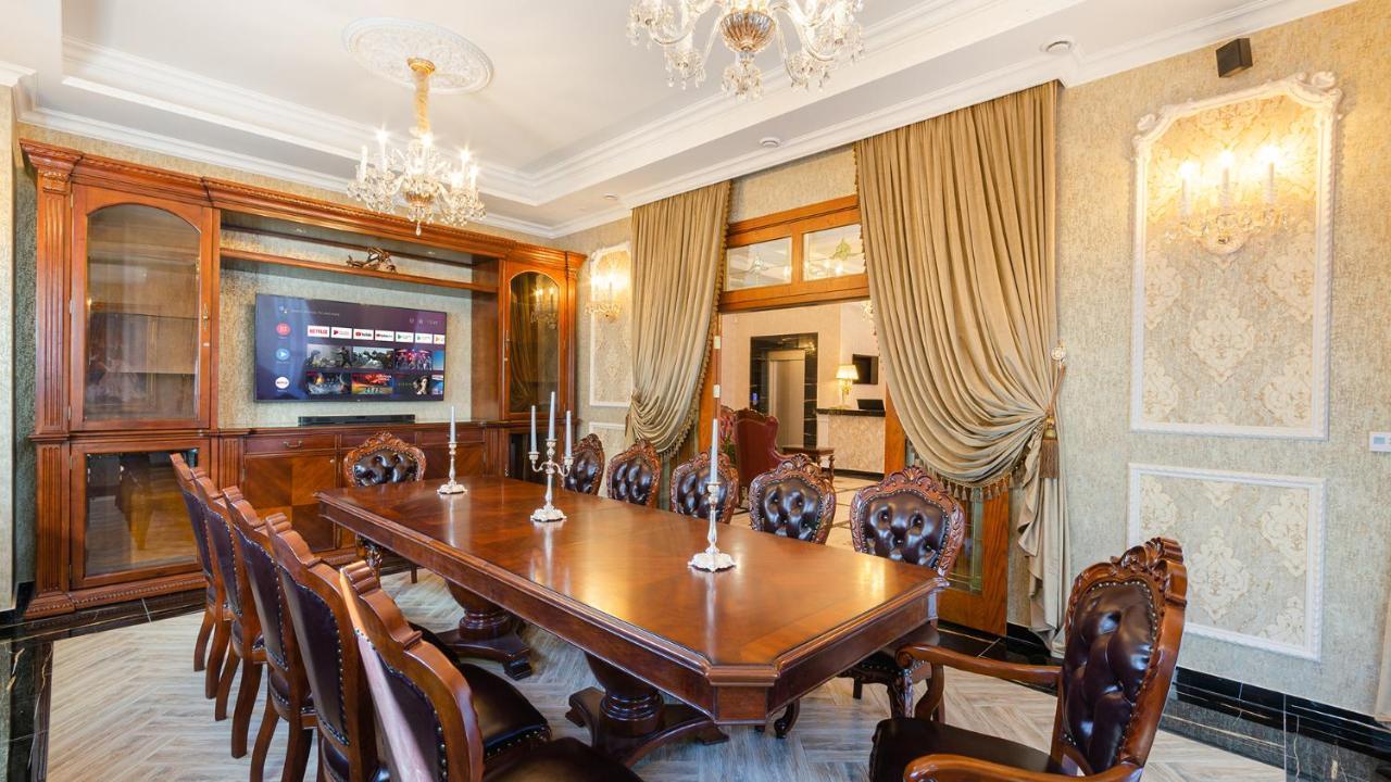 Gregory Boutique Hotel Chişinău Eksteriør billede The boardroom of the National Bank of Ukraine