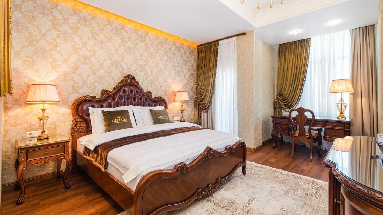 Gregory Boutique Hotel Chişinău Eksteriør billede A bedroom in the hotel