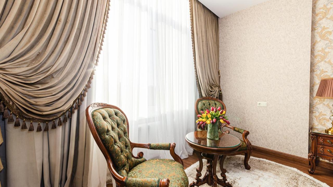 Gregory Boutique Hotel Chişinău Eksteriør billede Curtains