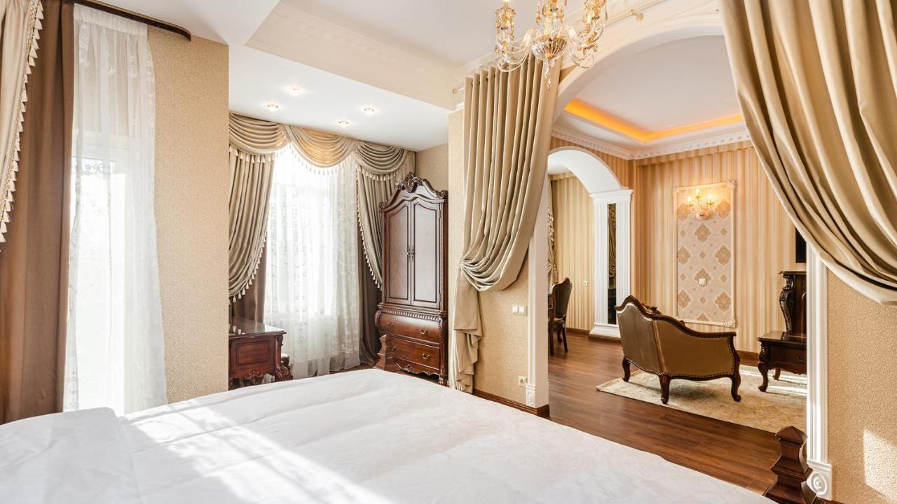 Gregory Boutique Hotel Chişinău Eksteriør billede A bedroom at the hotel
