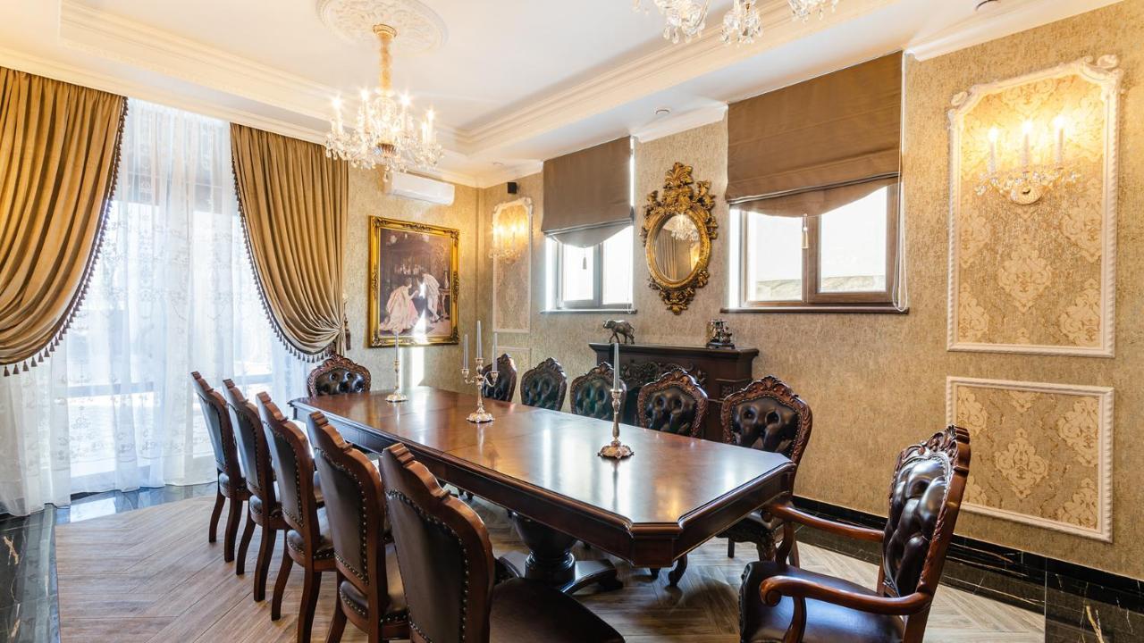 Gregory Boutique Hotel Chişinău Eksteriør billede A dining room