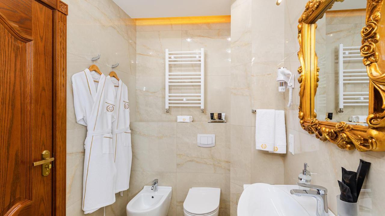 Gregory Boutique Hotel Chişinău Eksteriør billede Bathroom